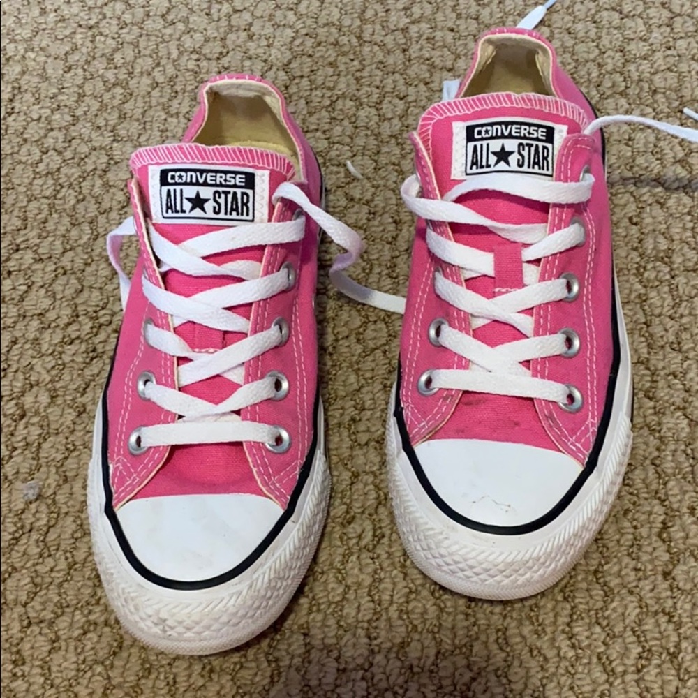 pink low top converse